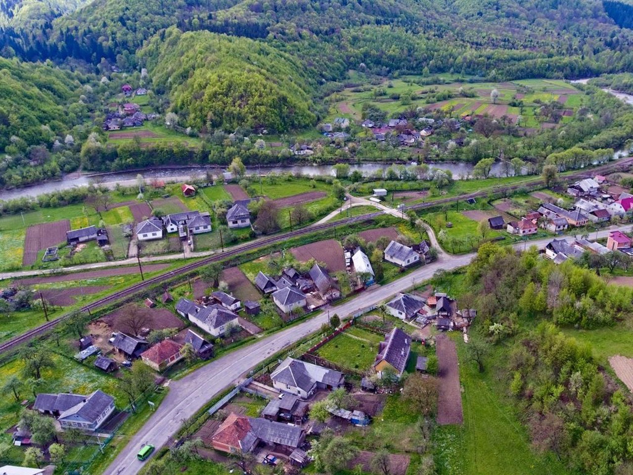Kostryna village
