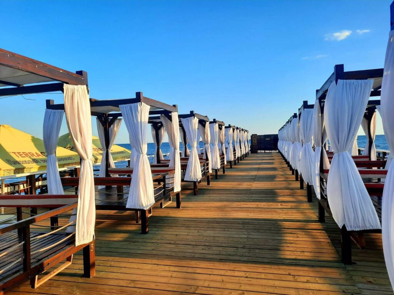 Zaliznyi Port resort