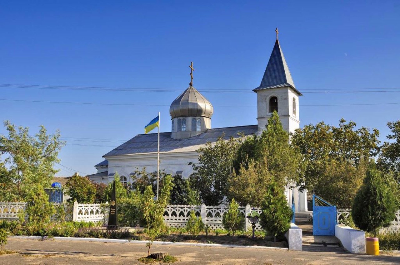 Zmiivka village