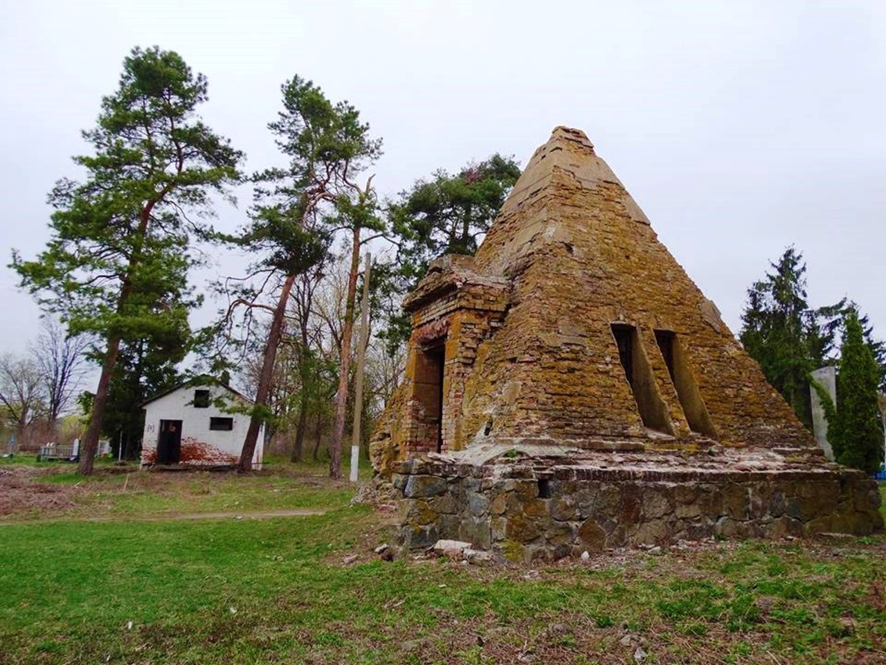 Berezova Rudka village