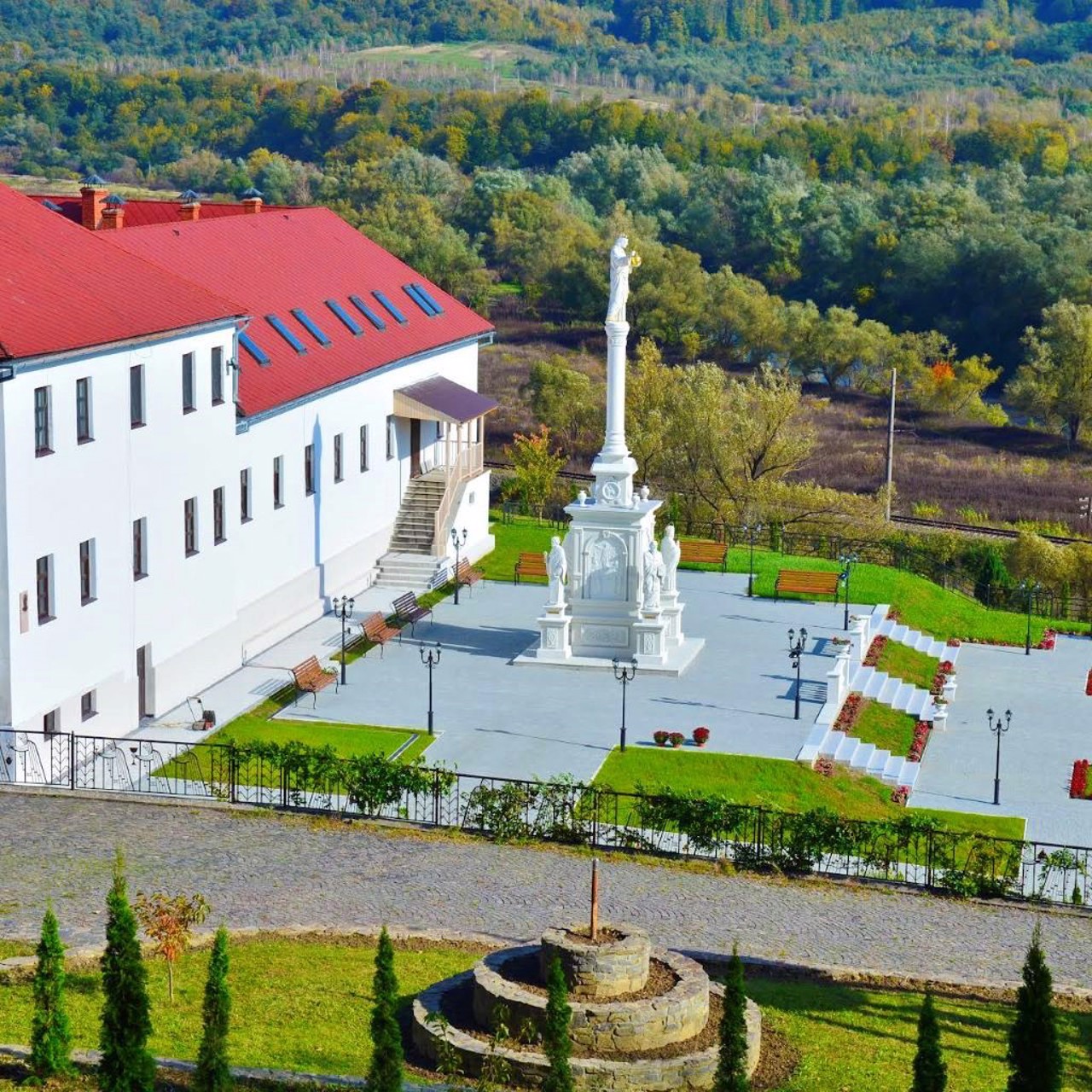 Malyi Bereznyi village