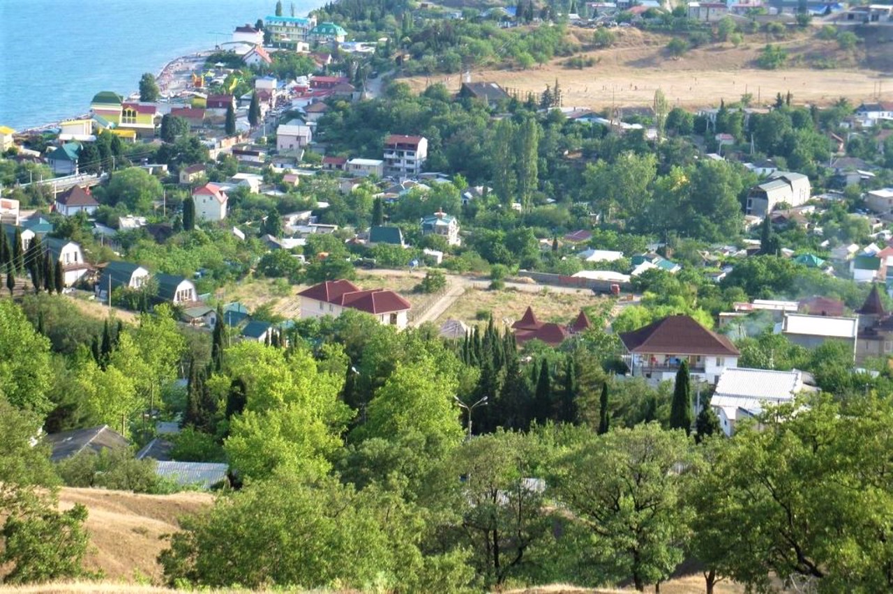 Поселок солнечногорское крым. Солнечногорское село. Алушта Крым Солнечногорское поселок. Солнечногорское горный.