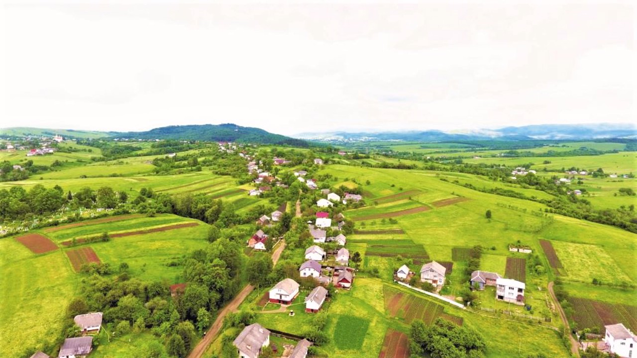 Starunia village