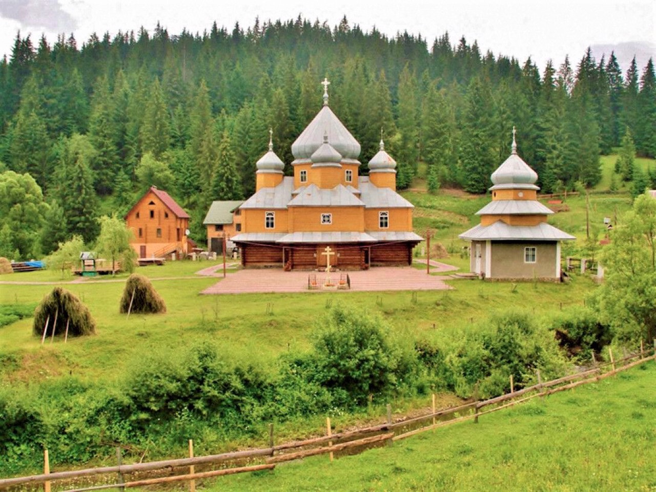 Lazeshchyna village