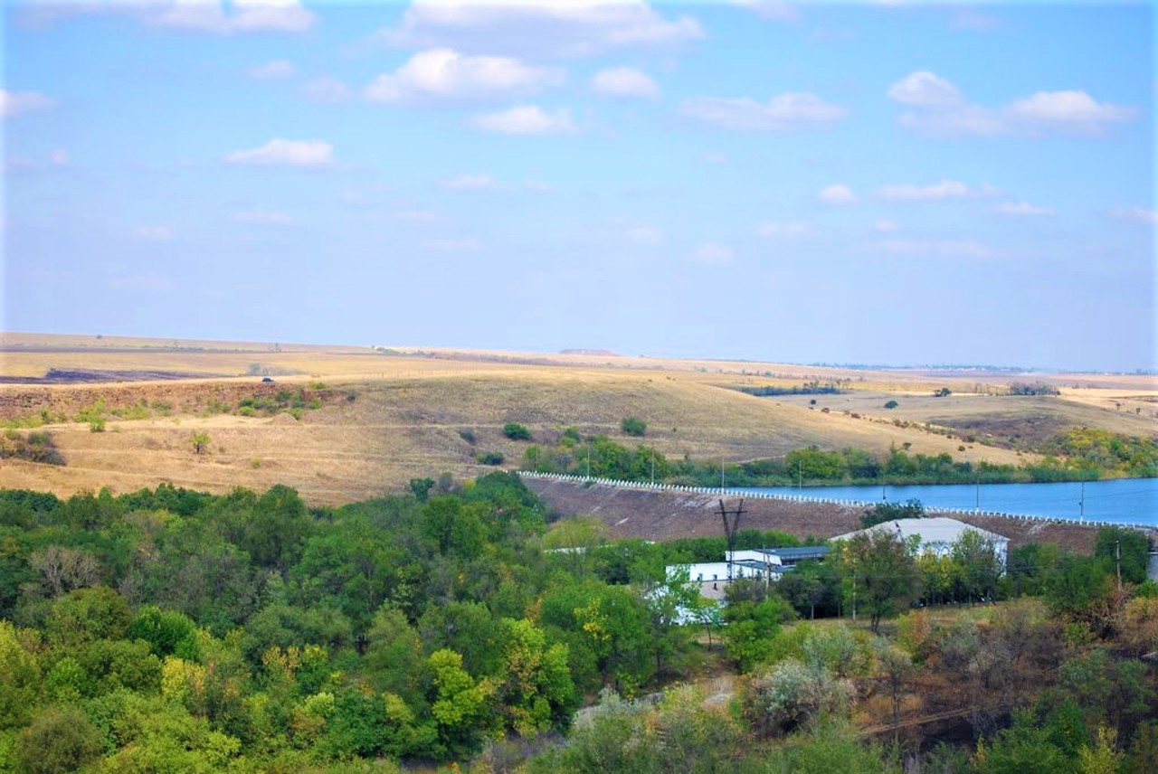 Zuivka village