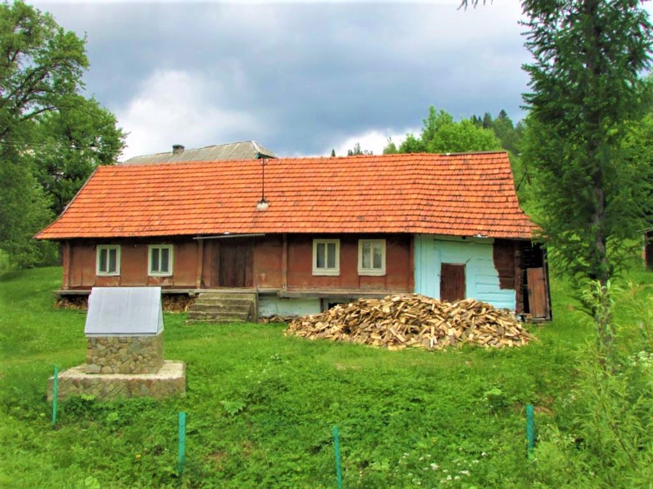 Село Ясениця-Замкова