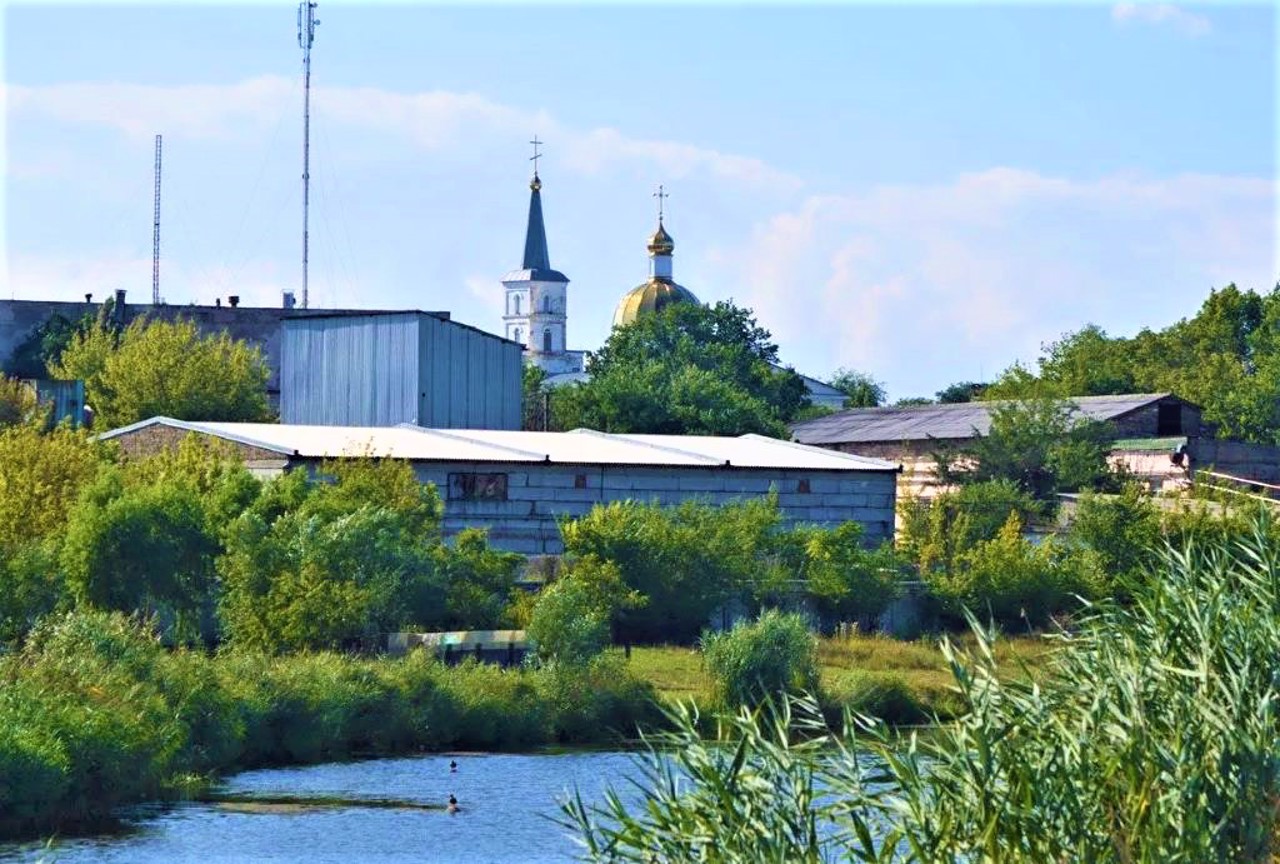 Velykodolynske village