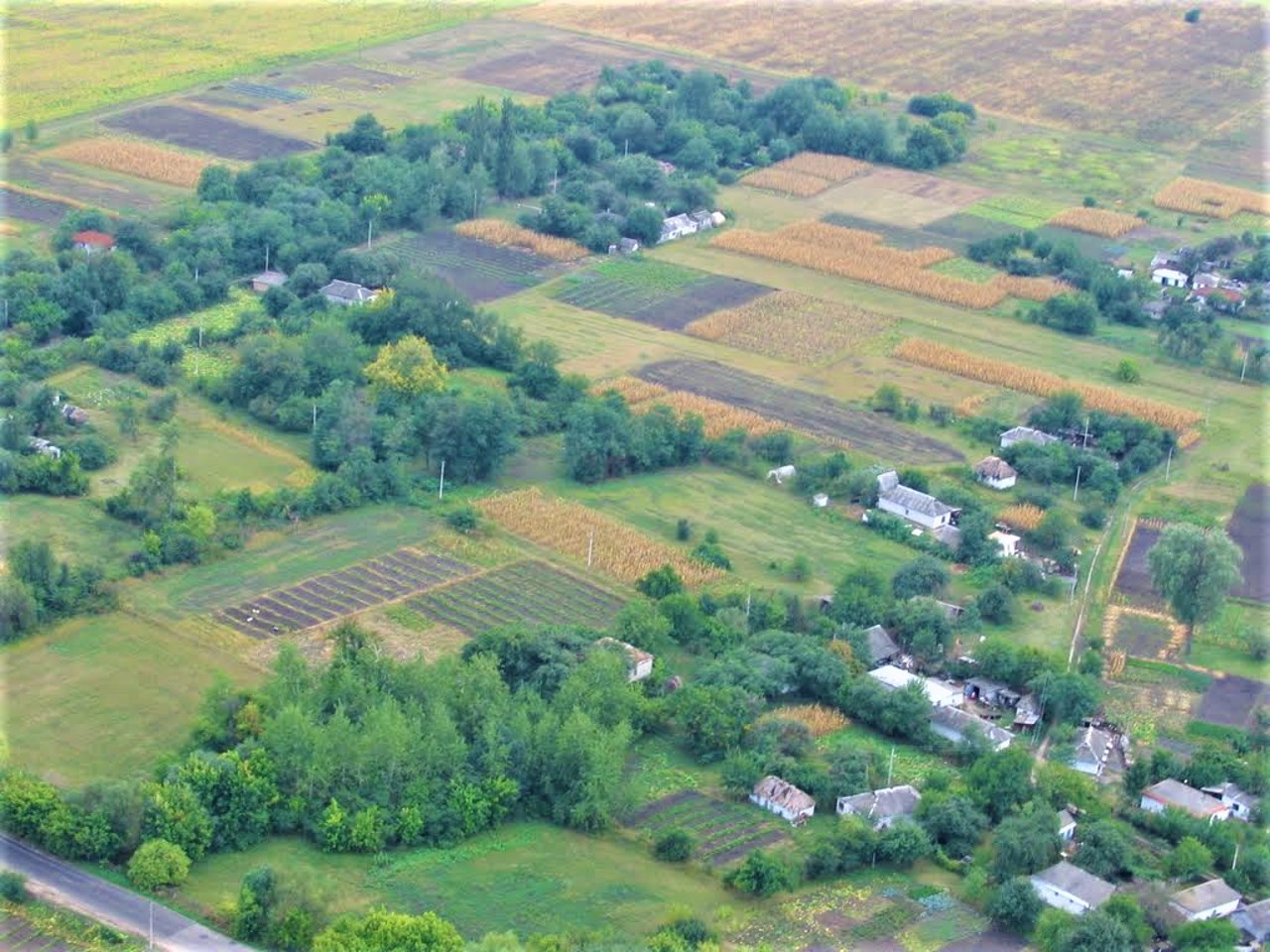 Verkhnia Manuilivka village