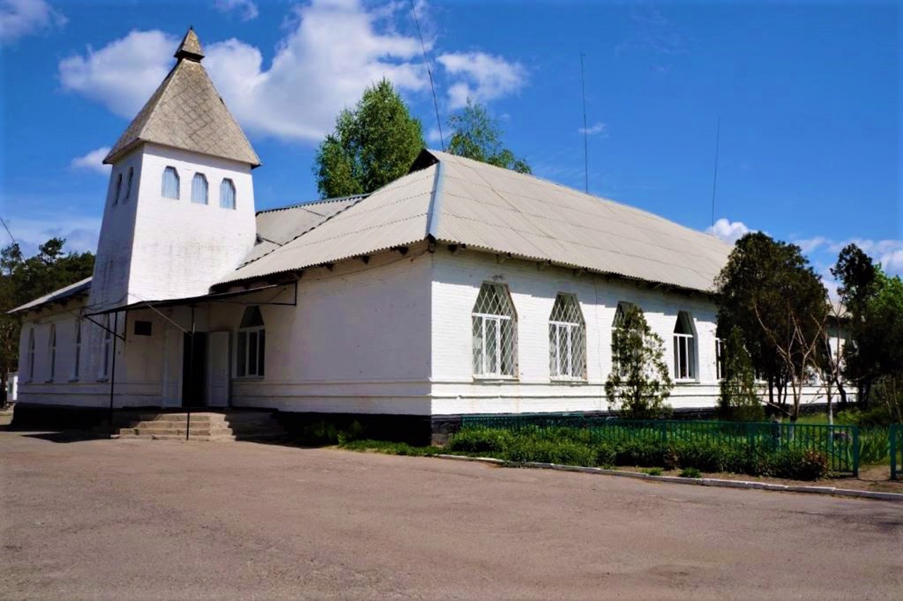 Kamyani Potoky village