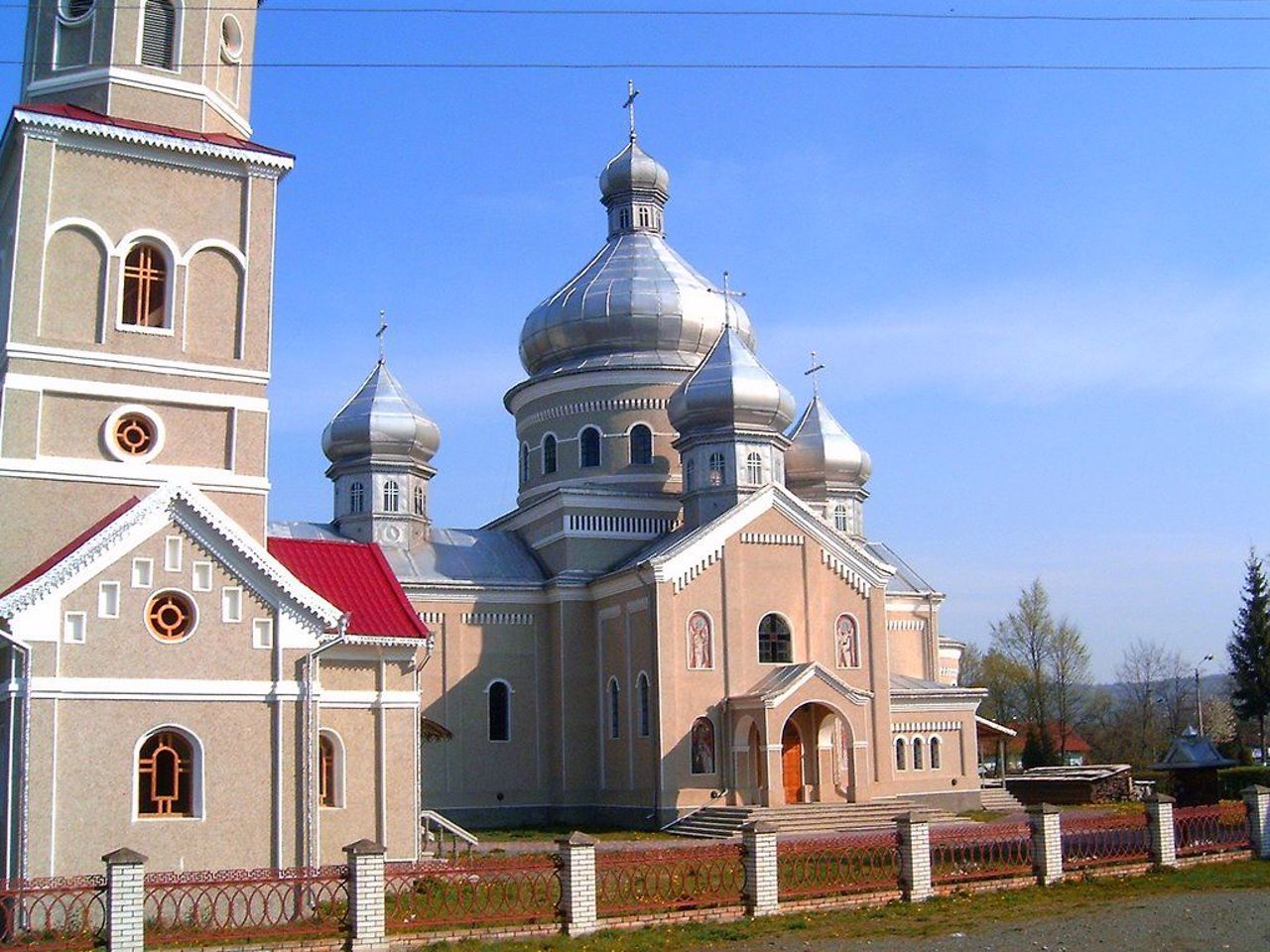 Pechenizhyn village