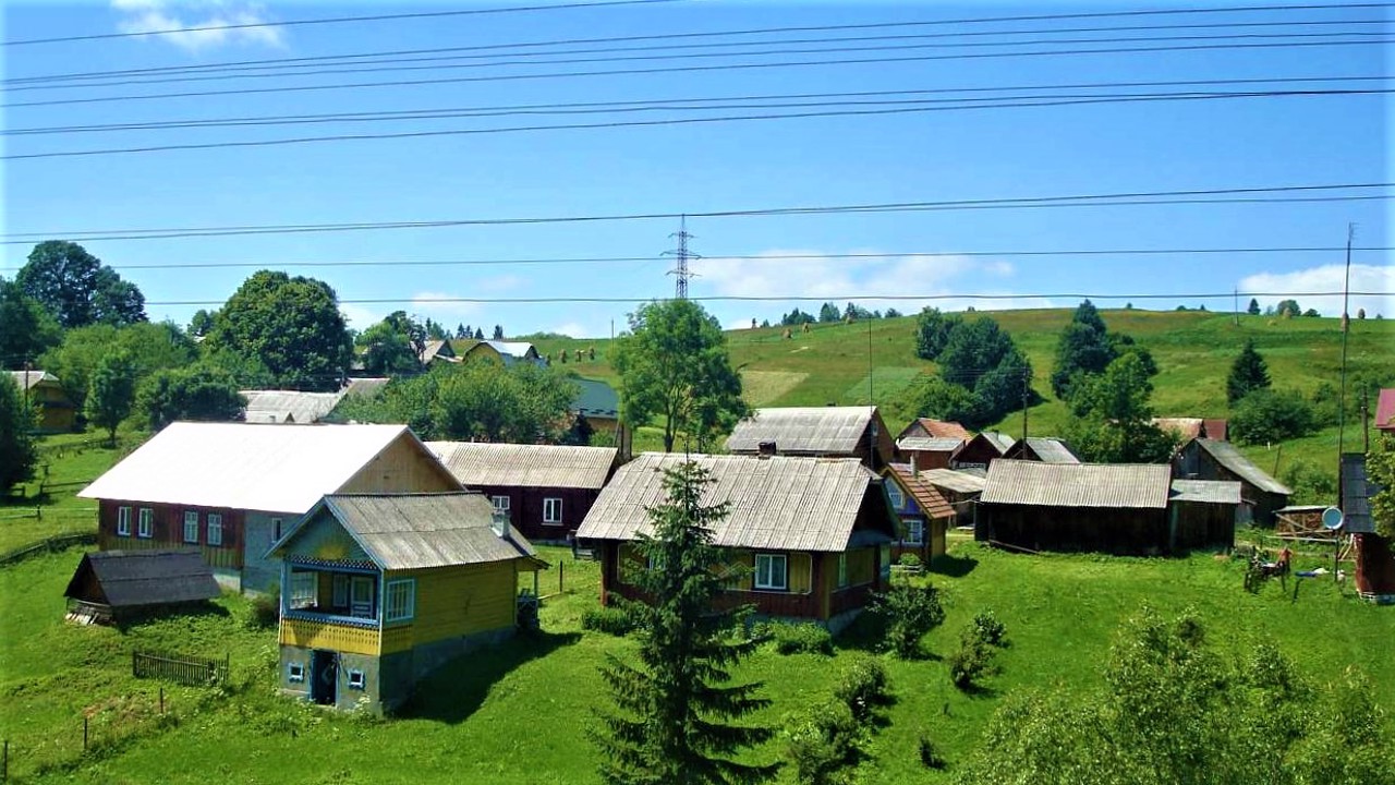 Tukholka village