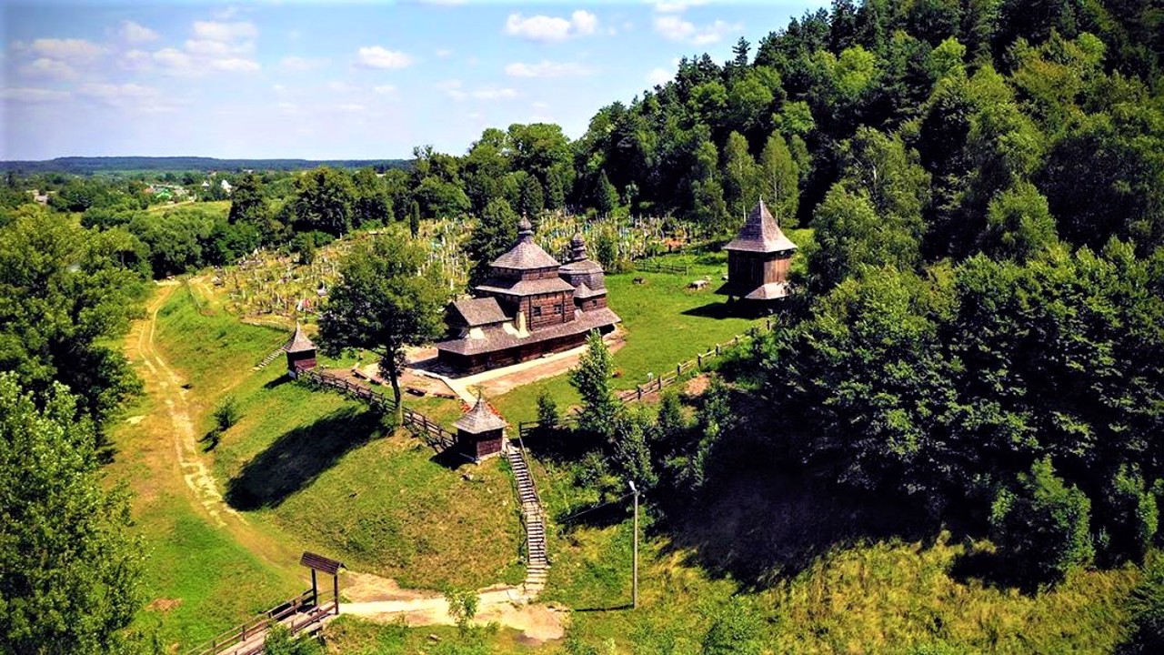 Potelych village
