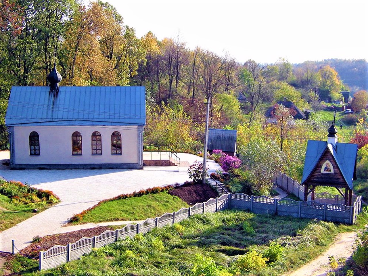 Village Nyzhnia Ozeriana