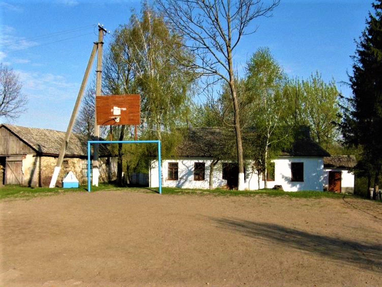 Snitkiv village