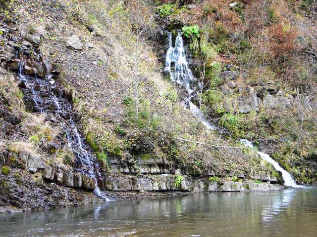 Kamyanka Waterfall, Synevyrska Poliana