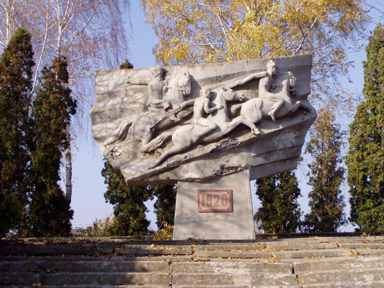 Памятник "Голая атака", Малая Вольшанка