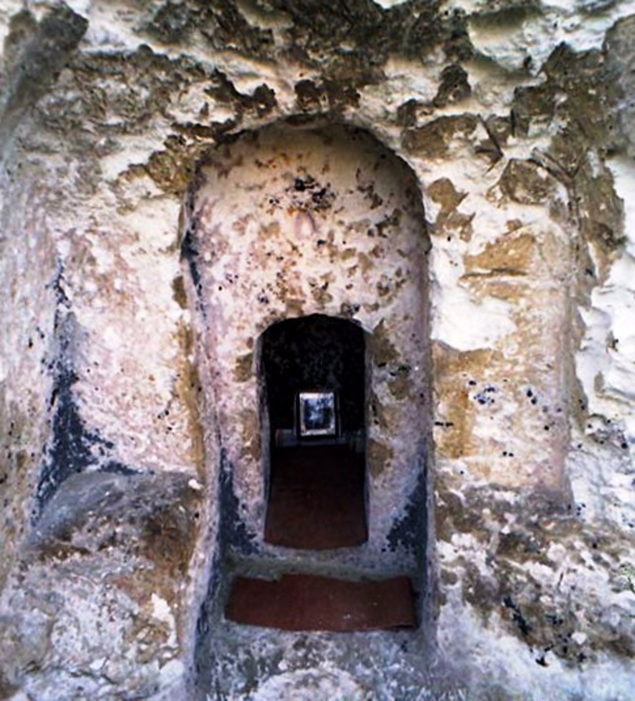 Скельний монастир, Субіч