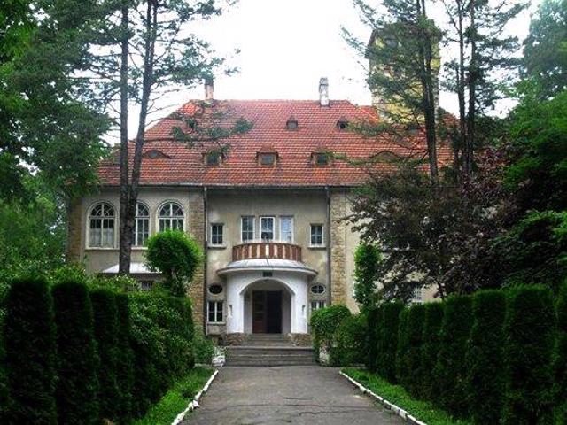 Orenshtayn Estate (Arboretum), Storozhynets