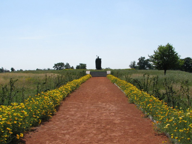Пам'ятник Калнишевському, Пустовійтівка