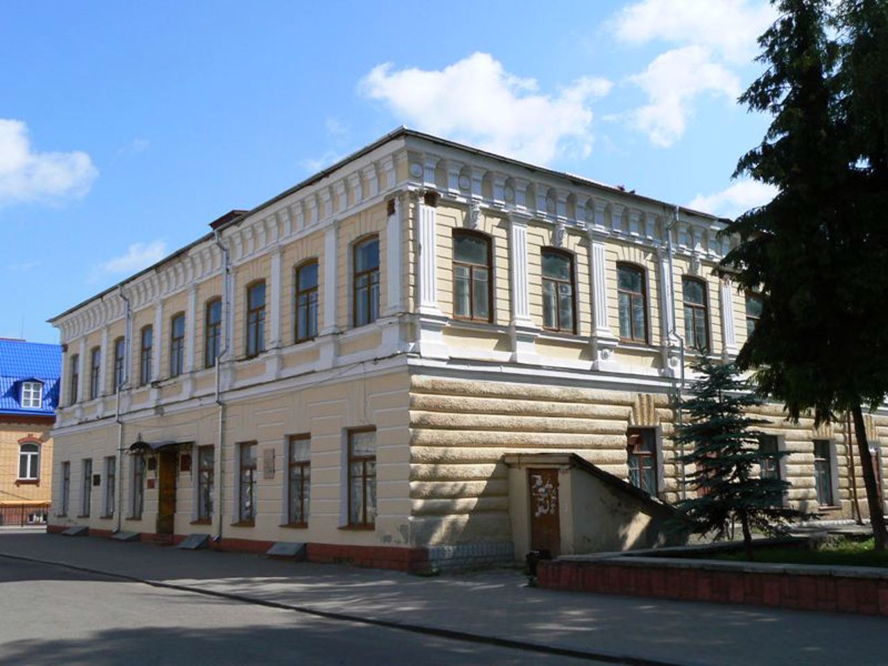 Contract House, Dubno