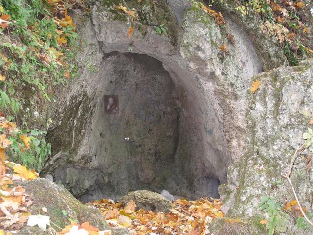 Пещера отшельника, Нырков