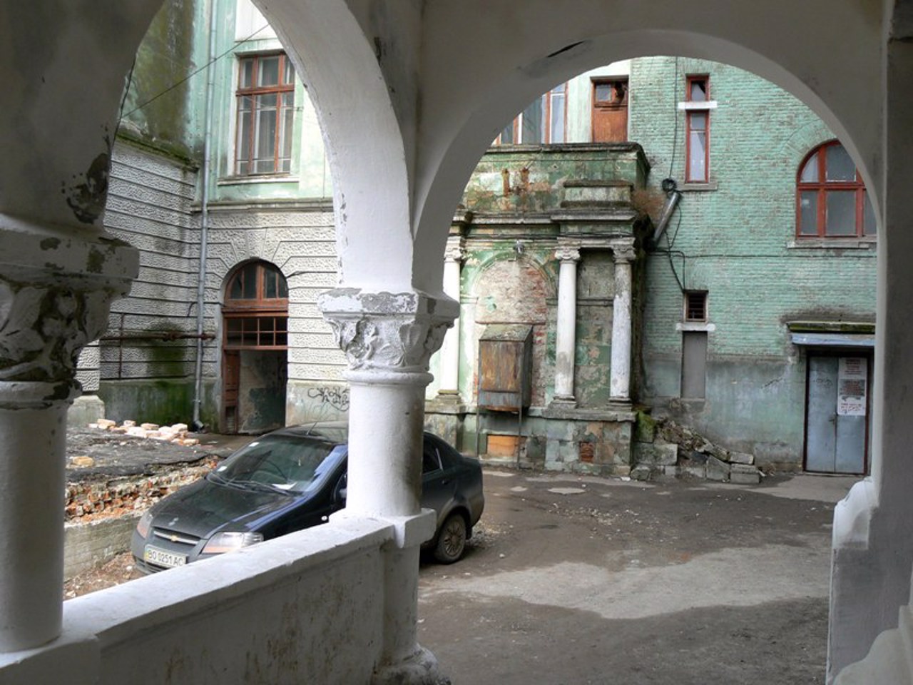 Venetian Courtyard, Ternopil