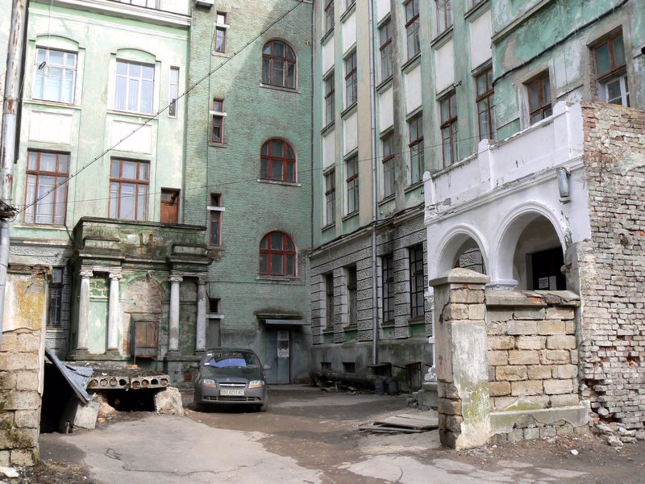 Venetian Courtyard, Ternopil