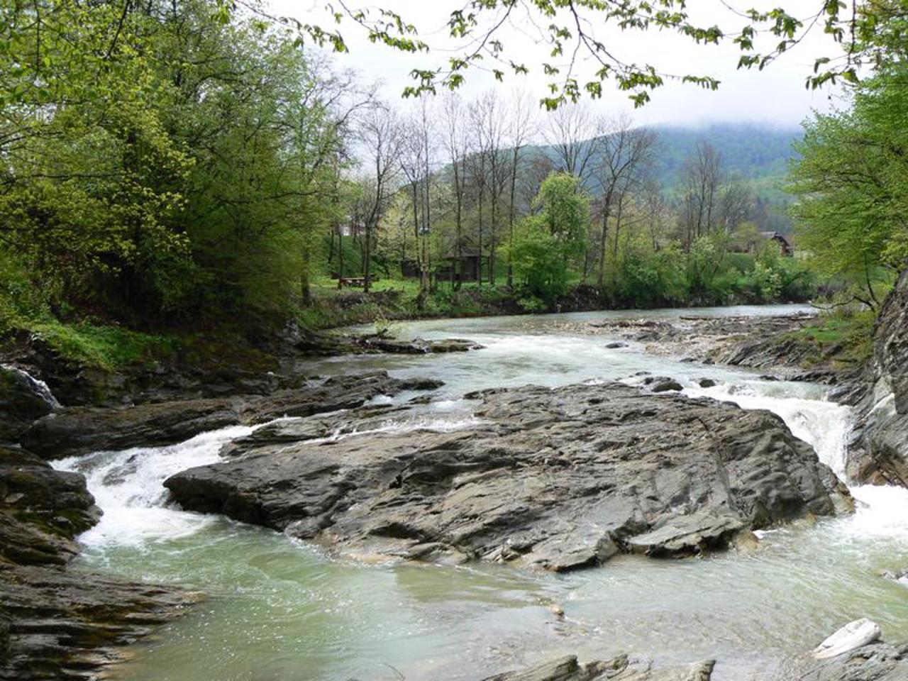 Сріблясті водоспади, Шешори