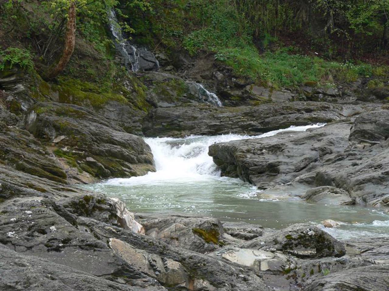 Silver Waterfalls, Sheshory