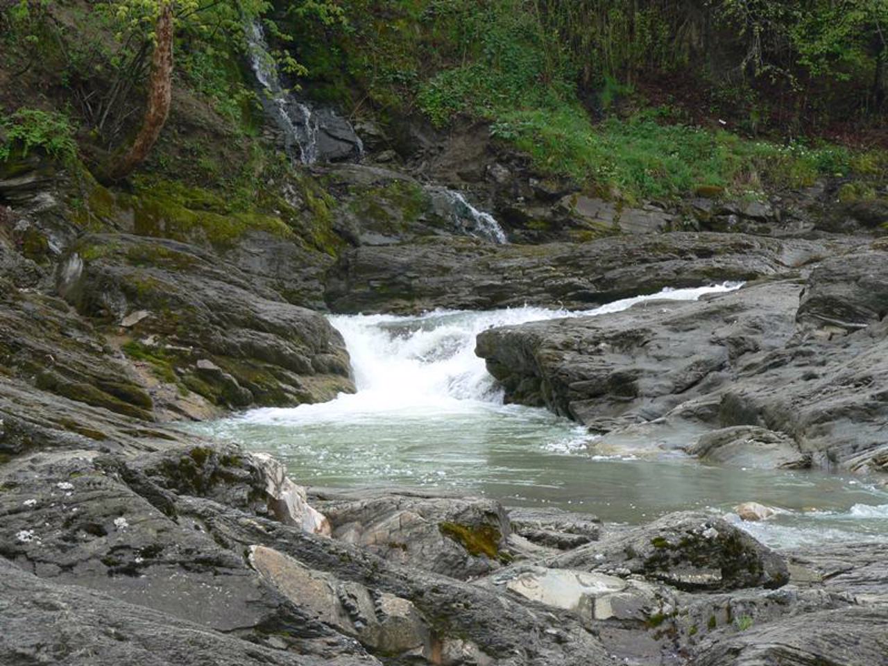 Сріблясті водоспади, Шешори