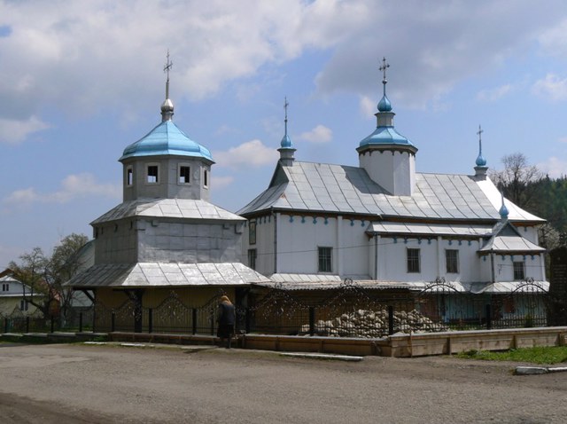 Церква Покрови Богородиці, Манява