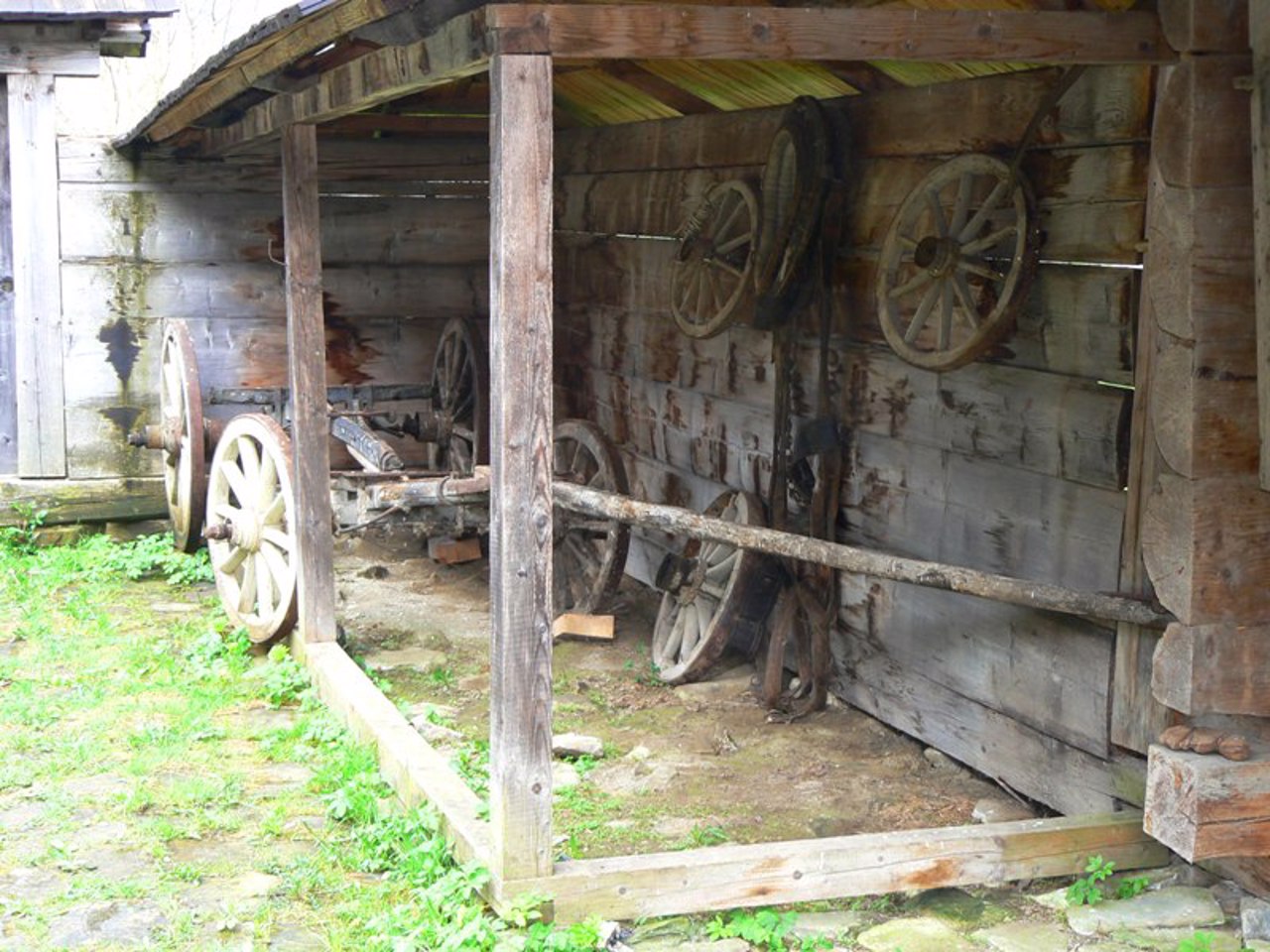 Museum Khata-Grazhda, Kryvorivnia