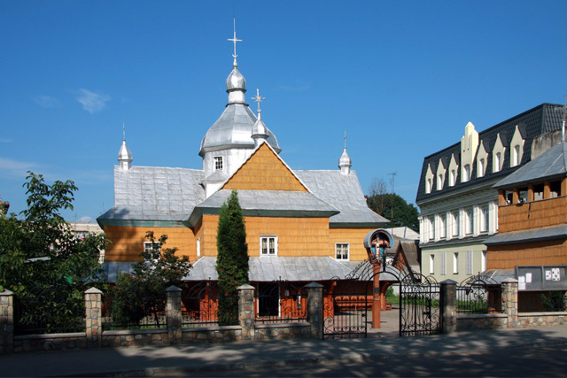 Церква Воздвиження Чесного Хреста, Надвірна