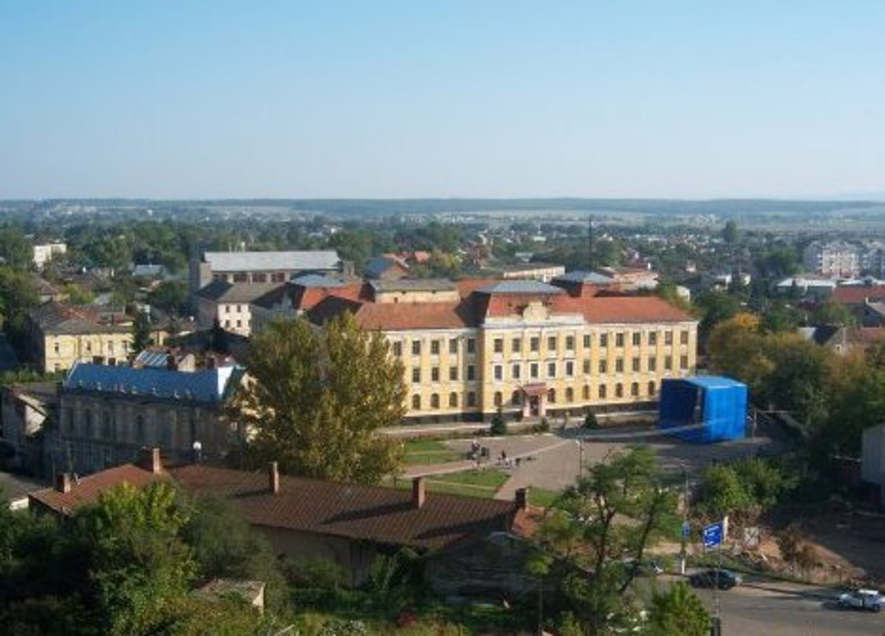 County Court building, Sambir