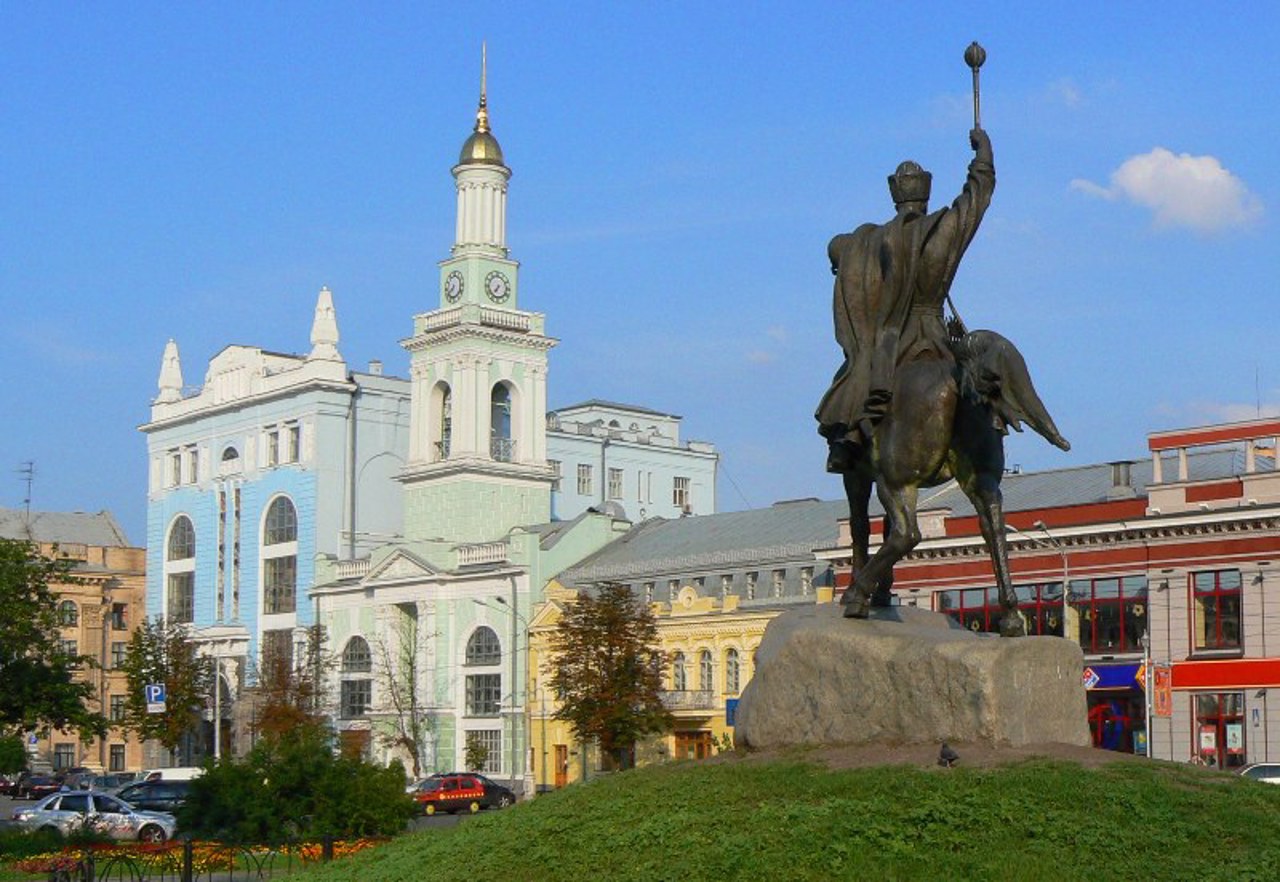 Памятник П. Сагайдачному, Киев