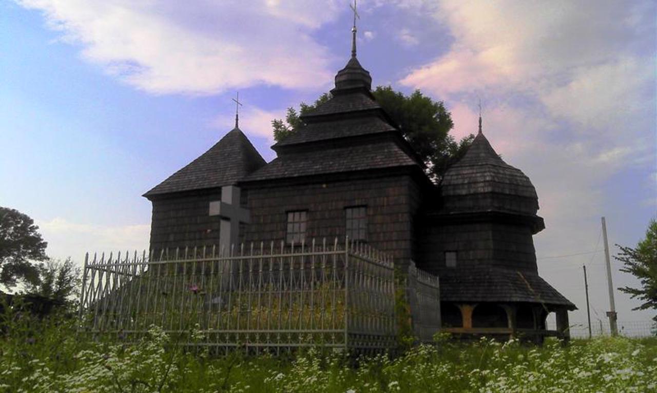 Archangel Michael Church, Kuty