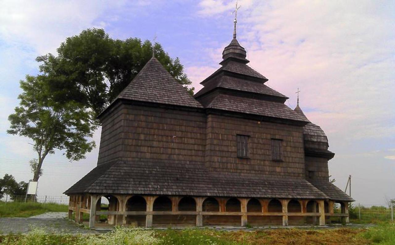 Archangel Michael Church, Kuty