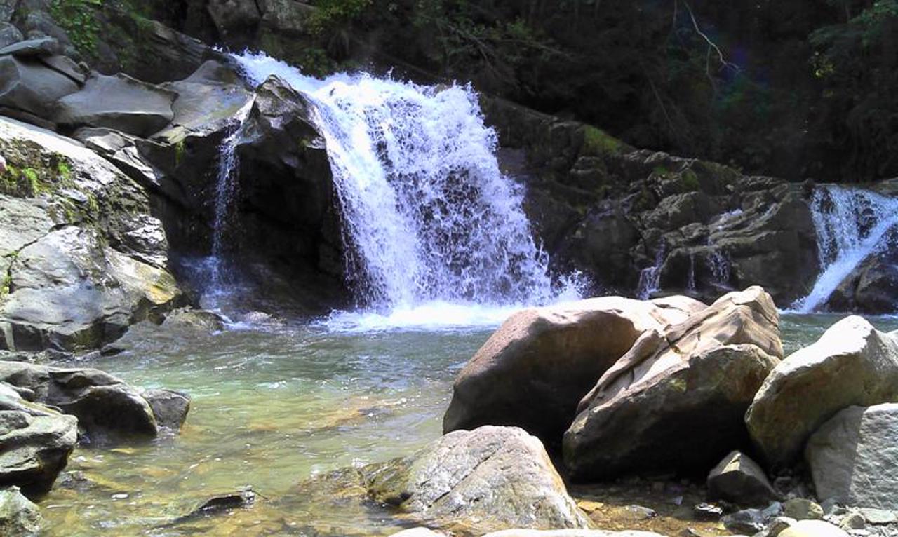 Kamyanka waterfall, Kamyanka