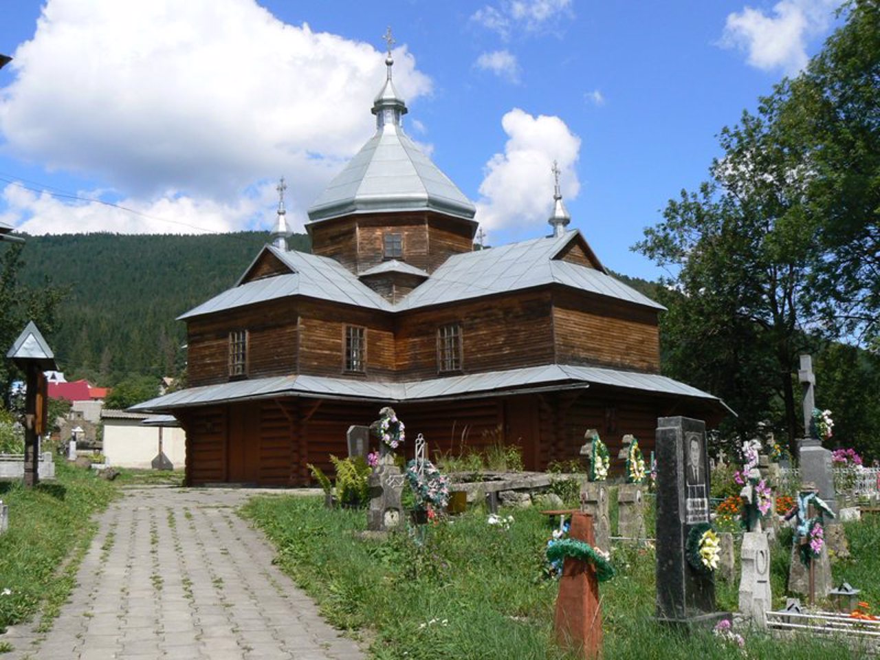 Церковь Успения Богородицы, Яремче