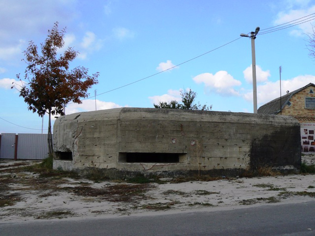 Pillbox 180, Vita-Poshtova