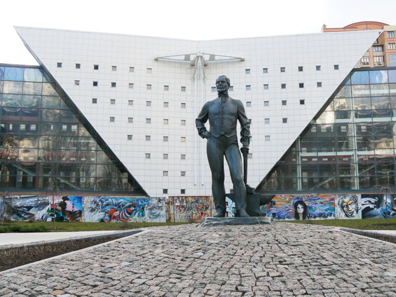 John Hughes Monument, Donetsk