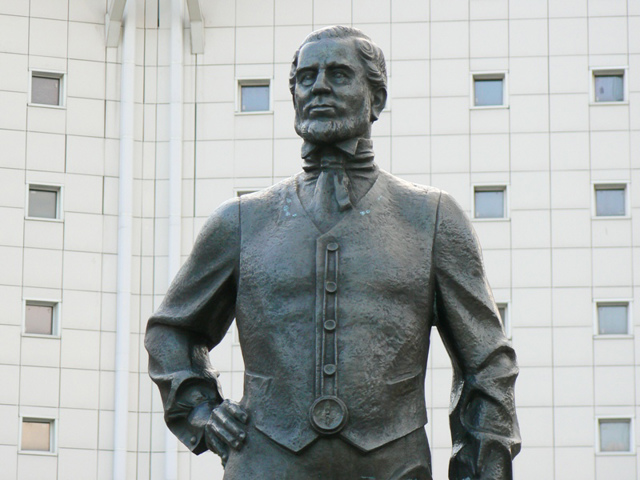 John Hughes Monument, Donetsk