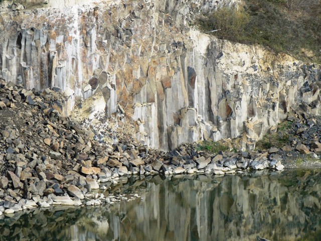 Basalt Pillars, Bazaltove