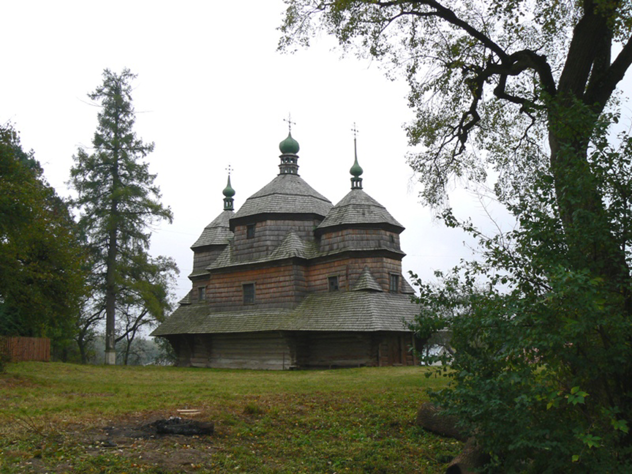 Церква Архістратига Михаїла, Комарно