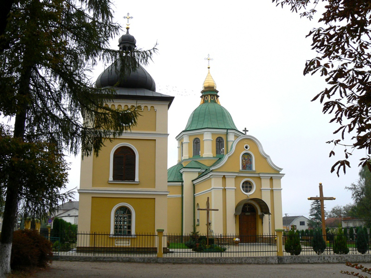 Петропавловская церковь, Комарно