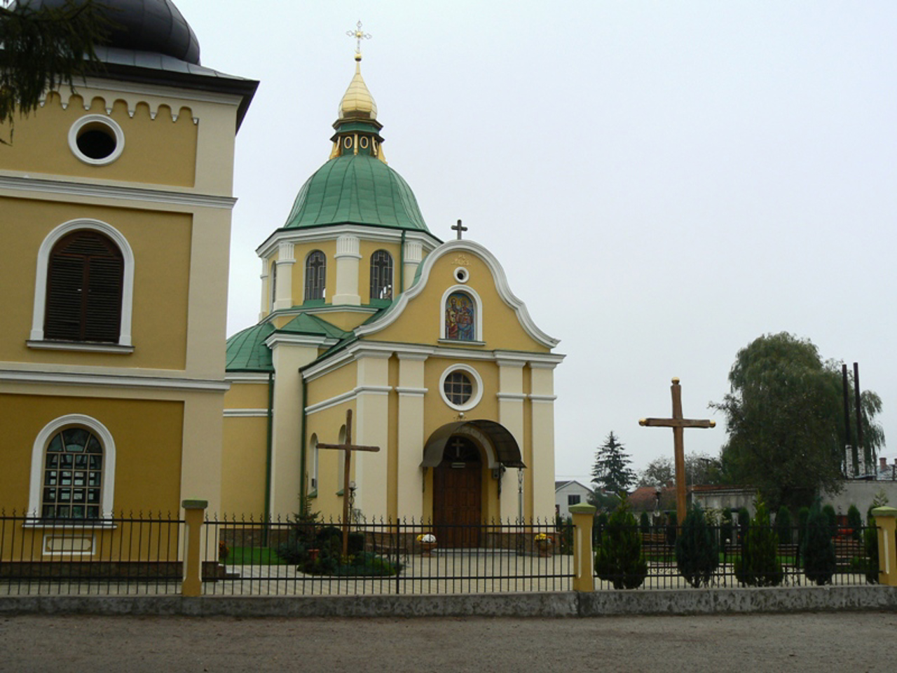 Петропавловская церковь, Комарно