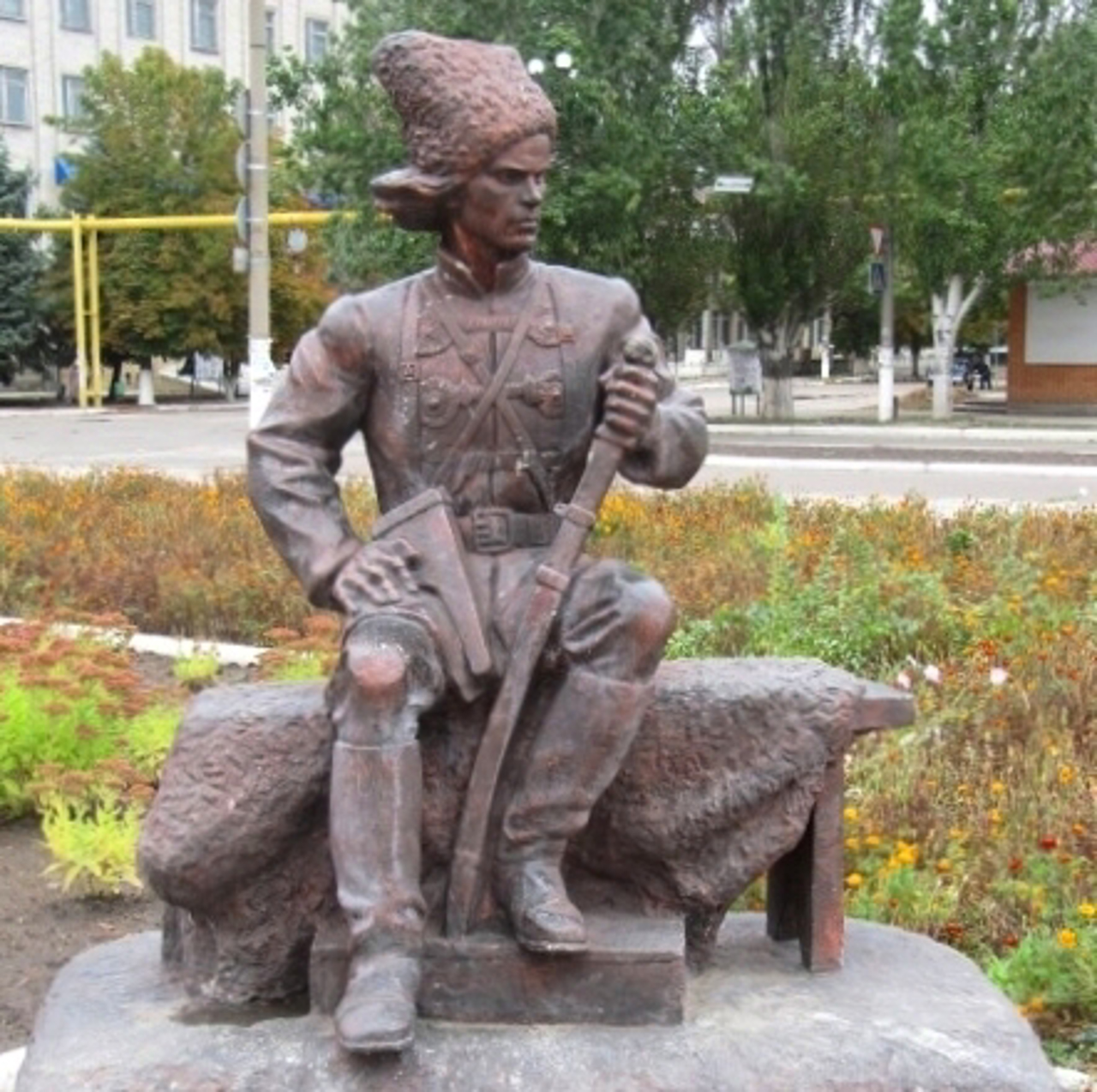 Nestor Makhno Monument, Huliaipole