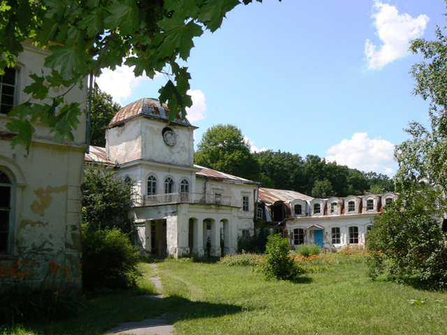 Muravyov-Apostol Estate, Khomutets