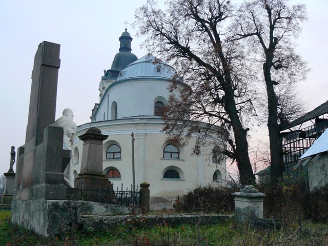 Holy Trinity Church, Mykulyntsi