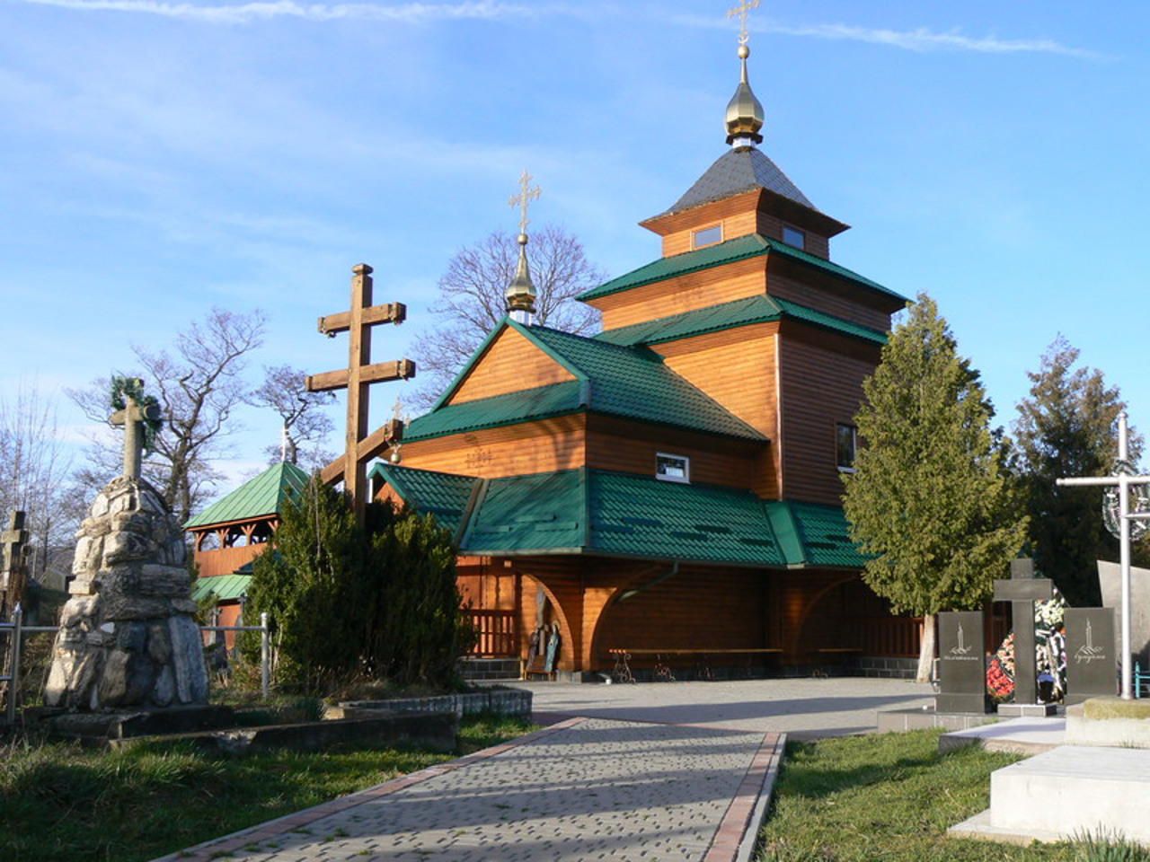 Holy Virgin Cathedral, Verkhnie Synovydne